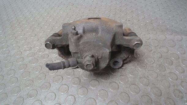 Foto: BREMSSATTEL VORN LINKS eines Nissan Primera Traveller 1.6 LX