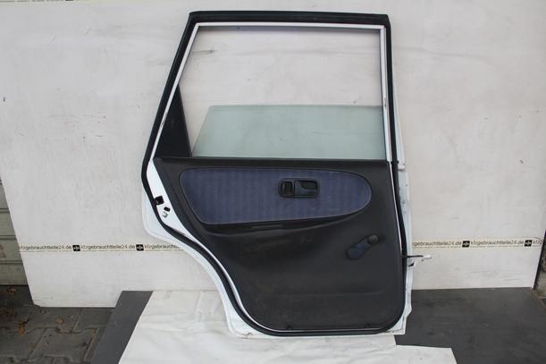 Foto: TÜR HINTEN LINKS eines Nissan Primera Traveller 1.6 LX