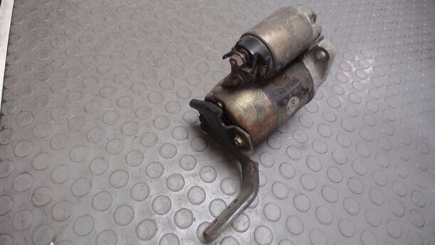 Foto: ANLASSER / STARTER eines Mazda 121 16V Canvas Top GLX