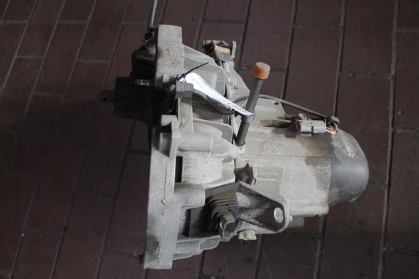Foto: SCHALTGETRIEBE 5-GANG JB3028 eines Renault R 19 GTS