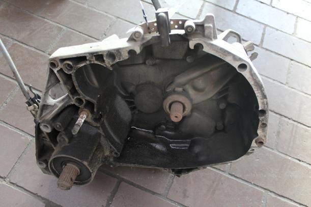 Foto: SCHALTGETRIEBE 5-GANG JB3028 eines Renault R 19 GTS
