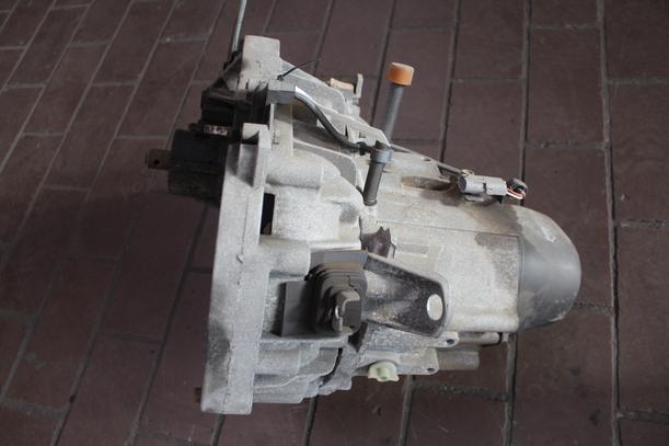 Foto: SCHALTGETRIEBE 5-GANG JB3028 eines Renault R 19 GTS