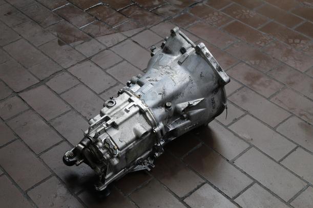 Foto: SCHALTGETRIEBE 5-GANG eines BMW 318i