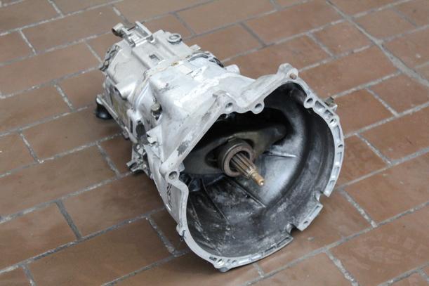 Foto: SCHALTGETRIEBE 5-GANG eines BMW 318i