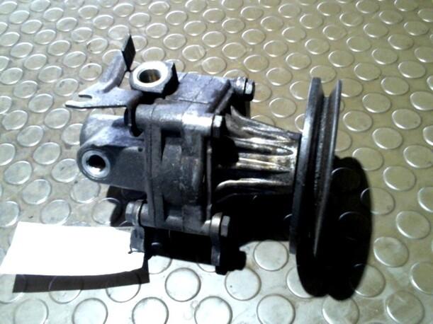 Foto: LENKGETRIEBEPUMPE eines BMW 318i
