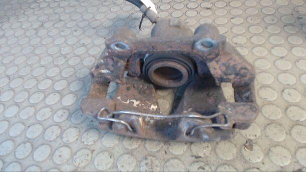 Foto: BREMSSATTEL VORN LINKS eines VW Golf 2.3 V5 Highline
