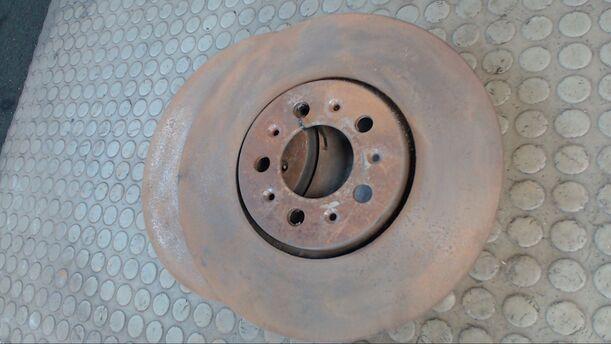 Foto: BREMSSCHEIBENPAAR VORN eines VW Golf 2.3 V5 Highline