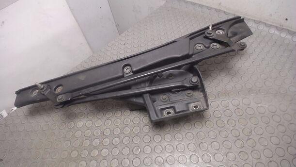 Foto: SCHEIBENWISCHERMOTOR VORN eines Ford Scorpio V6 CL