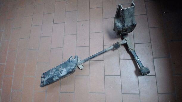 Foto: QUERLENKER VORN RECHTS eines Lancia Y 10 fire i.e.