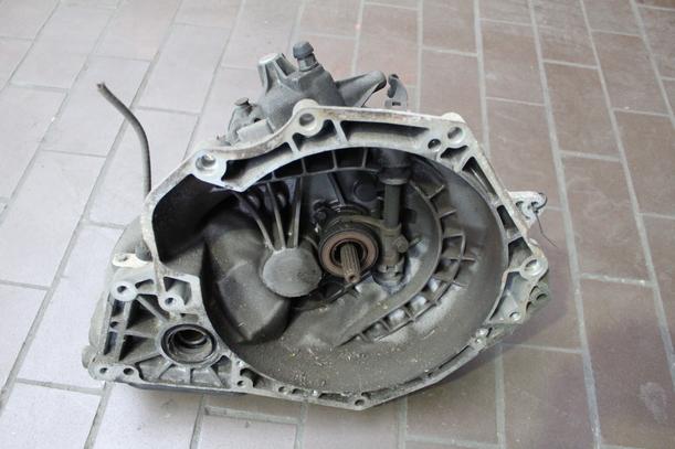 Foto: SCHALTGETRIEBE 5-GANG F13 (68000km) eines Opel Astra California