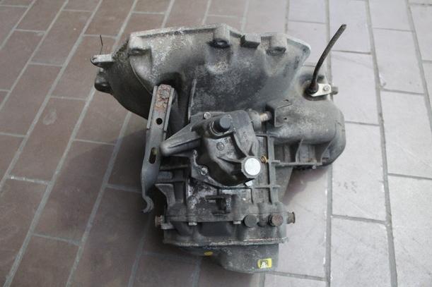 Foto: SCHALTGETRIEBE 5-GANG F13 (68000km) eines Opel Astra California