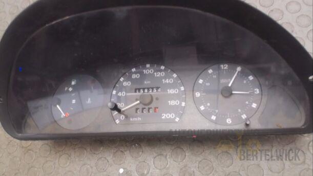 Foto: TACHOEINHEIT eines Fiat Punto 55 S