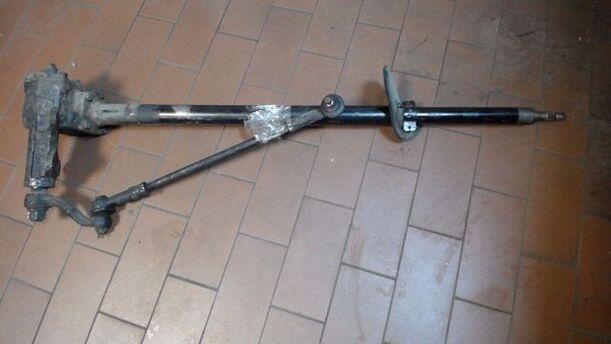 Foto: LENKGETRIEBE / LENKUNG MANUELL eines Nissan Vanette Van