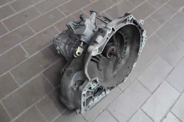 Foto: SCHALTGETRIEBE 5-GANG eines Opel Corsa Special