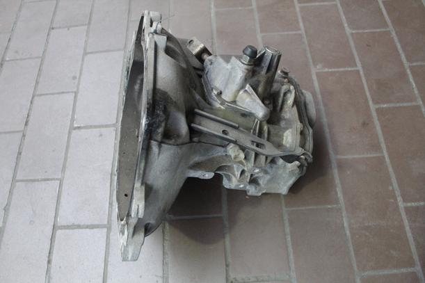 Foto: SCHALTGETRIEBE 5-GANG eines Opel Corsa Special