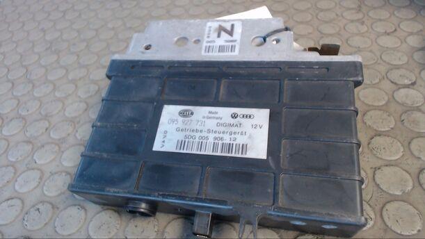 Foto: STEUERGERÄT AUTOMATIKGETRIEBE eines VW Passat 1.8 CL