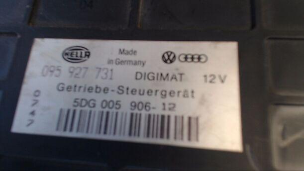 Foto: STEUERGERÄT AUTOMATIKGETRIEBE eines VW Passat 1.8 CL