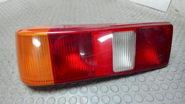 Foto: HECKLEUCHTE / RÜCKLICHT LINKS ( SCHRÄGHECK ) eines Ford Sierra Turnier CLX (LX)