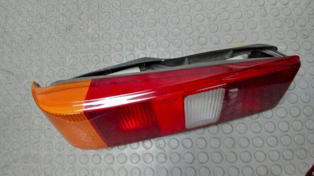Foto: HECKLEUCHTE / RÜCKLICHT LINKS ( SCHRÄGHECK ) eines Ford Sierra Turnier CLX (LX)