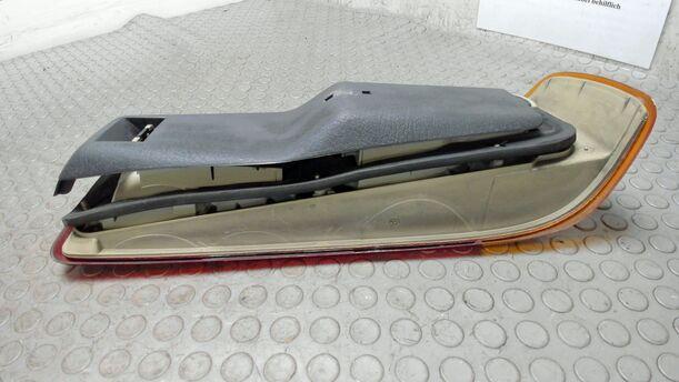 Foto: HECKLEUCHTE / RÜCKLICHT LINKS ( SCHRÄGHECK ) eines Ford Sierra Turnier CLX (LX)