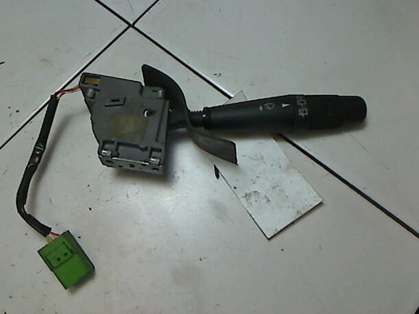 Foto: WISCHERSCHALTER eines Peugeot 405 Break GRI