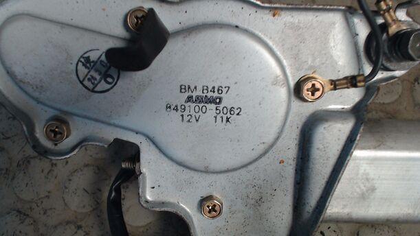 Foto: HECKSCHEIBENWISCHERMOTOR eines Mazda 323 1.4i LX
