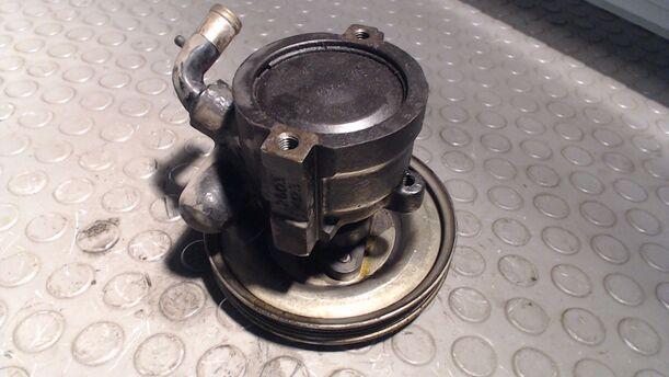 Foto: LENKGETRIEBEPUMPE / SERVOPUMPE eines Fiat Marea 1.6 16V SX