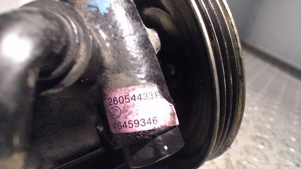 Foto: LENKGETRIEBEPUMPE / SERVOPUMPE eines Fiat Marea 1.6 16V SX