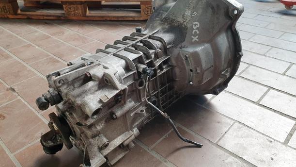 Foto: SCHALTGETRIEBE 5-GANG eines BMW 316i touring