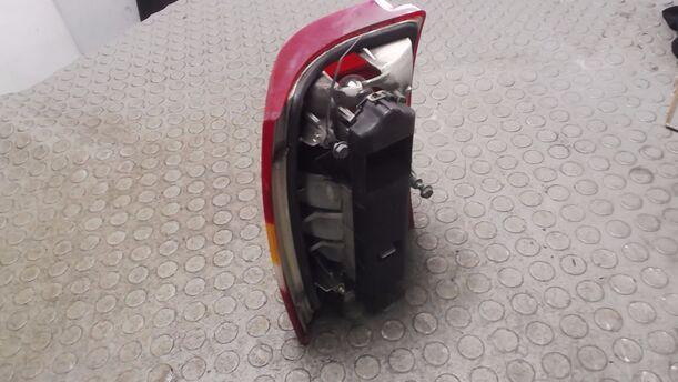 Foto: HECKLEUCHTE / RÜCKLICHT RECHTS eines Opel Omega Caravan LS
