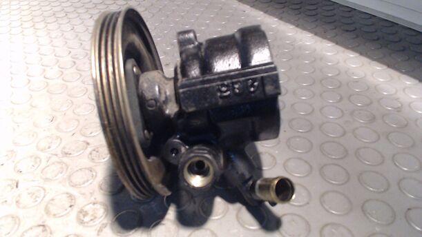 Foto: LENKGETRIEBEPUMPE / SERVOPUIMPE eines Fiat Brava 1.6 16V S