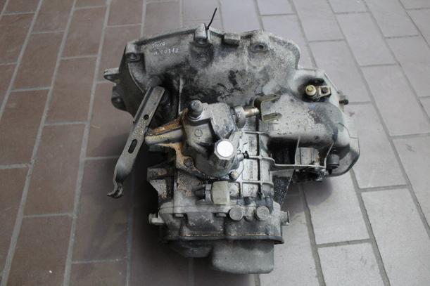 Foto: SCHALTGETRIEBE 5 GANG F15 eines Opel Tigra 1.6i 16V