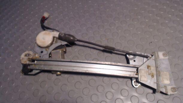 Foto: FENSTERHEBER ELEKTR HINTEN LINKS eines Mazda 626 2.0i GLX