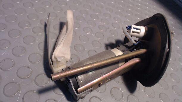 Foto: KRAFTSTOFFPUMPE eines Mazda 626 2.0i GLX