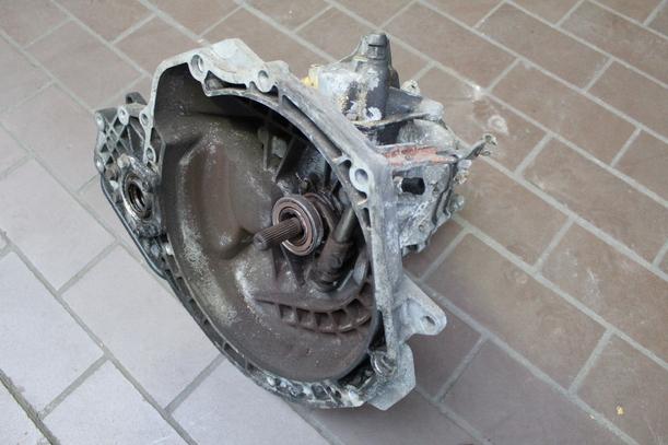 Foto: SCHALTGETRIEBE 5.-GANG F18 eines Opel Vectra TD Special