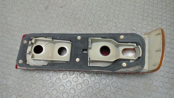 Foto: HECKLEUCHTE / RÜCKLICHT RECHTS ( STUFENHECK ) eines Ford Sierra CLX (LX)