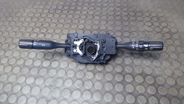 Foto: BLINKERSCHALTER / KOMBISCHALTER eines Mazda 323 1.4i LX
