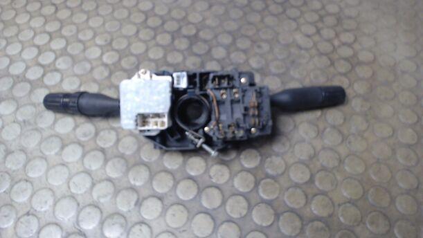 Foto: BLINKERSCHALTER / KOMBISCHALTER eines Mazda 323 1.4i LX