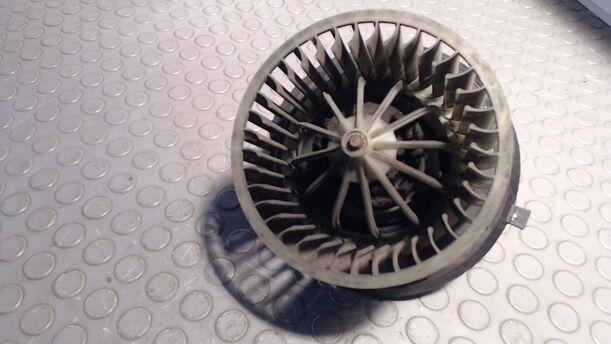 Foto: GEBLÄSEMOTOR eines Fiat Bravo 1.4 12V S