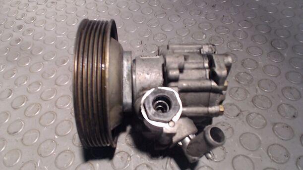 Foto: LENKGETRIEBEPUMPE eines Fiat Bravo 1.4 12V S
