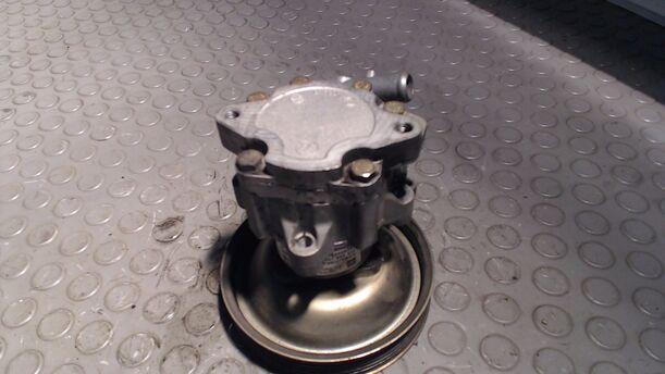Foto: LENKGETRIEBEPUMPE eines Fiat Bravo 1.4 12V S
