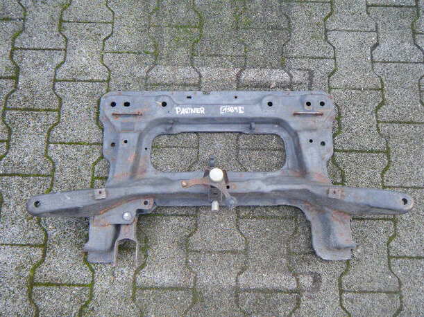Foto: ACHSE VORNE eines Peugeot Partner HDi 90 Combispace