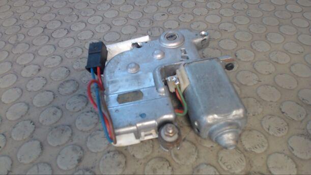 Foto: SCHIEBEDACHMOTOR eines VW Passat Variant 1.8 CL