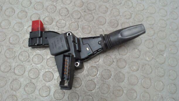 Foto: BLINK-/KOMBISCHALTER eines Ford Scorpio CL