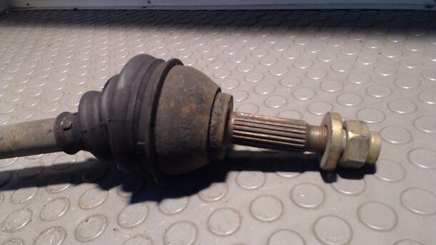 Foto: ANTRIEBSWELLE LINKS eines Seat Ibiza 1.2 L