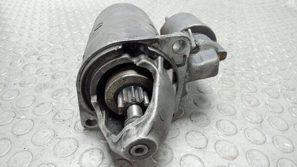 Foto: ANLASSER / STARTER BOSCH ( SCHALTGETRIEBE ) eines Ford Sierra CL