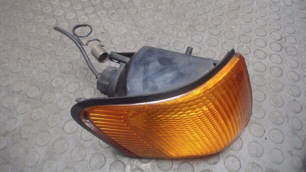 Foto: BLINKLEUCHTE / BLINKER RECHTS eines Ford Scorpio CL