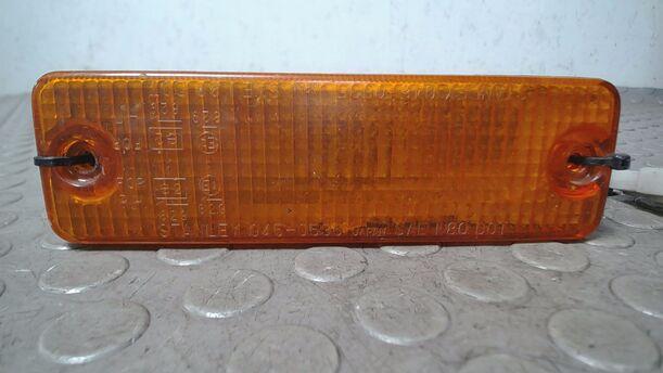 Foto: BLINKER LINKS eines Mazda 323 Kombi GLX