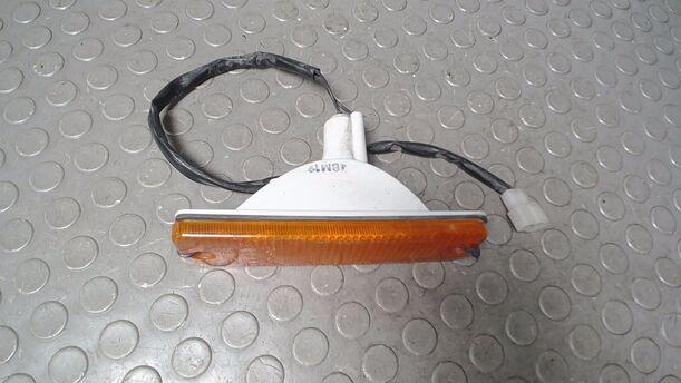 Foto: BLINKER LINKS eines Mazda 323 Kombi GLX