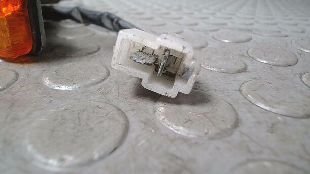 Foto: BLINKER LINKS eines Mazda 323 Kombi GLX